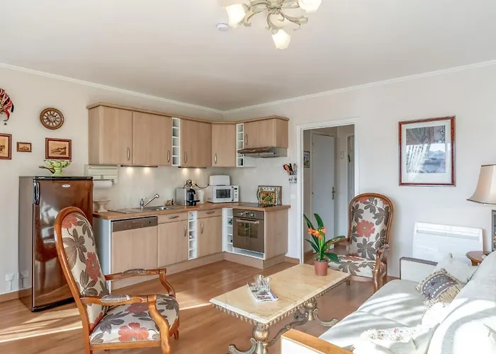 Le Hoc-1 By Interhome