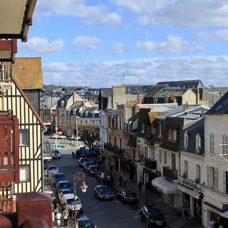 Apartmán Le Hoc-1 By Interhome Deauville