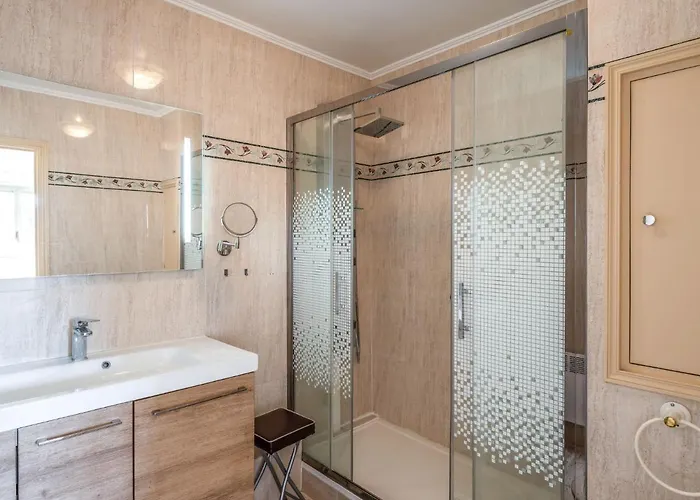 Le Hoc-1 By Interhome דירה דוביל