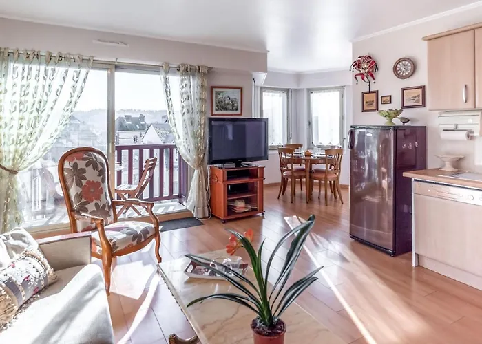 Le Hoc-1 By Interhome דירה