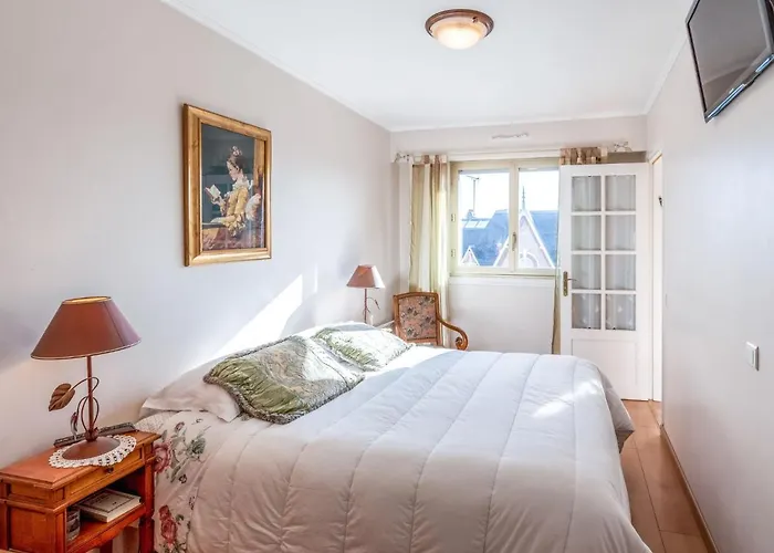 Le Hoc-1 By Interhome * דוביל