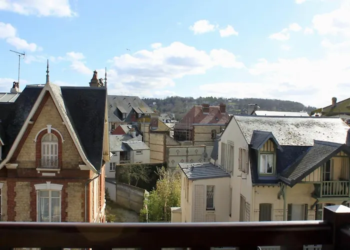 Le Hoc-1 By Interhome